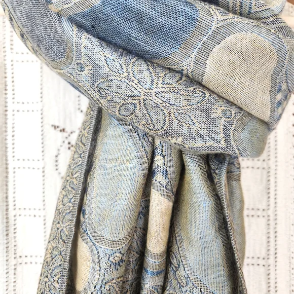 Elegant Paisley Scarf in Blue and Gold - Picture 9 of 14